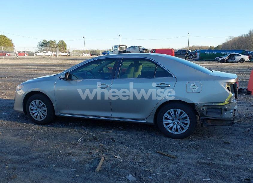 Photo 15 of 2014 Toyota Camry LE (VIN 4T1BF1FK7EU471242)