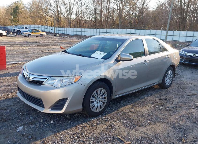 Photo 2 of 2014 Toyota Camry LE (VIN 4T1BF1FK7EU471242)