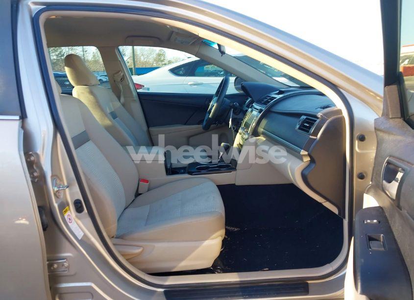 Photo 5 of 2014 Toyota Camry LE (VIN 4T1BF1FK7EU471242)