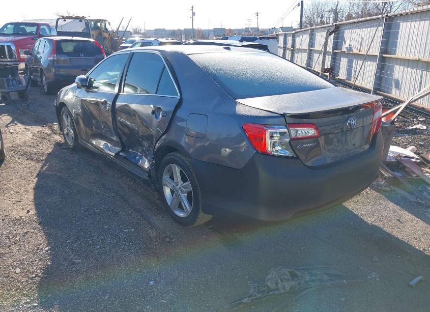 Photo 3 of 2014 Toyota Camry SE (VIN 4T1BF1FK7EU734409)