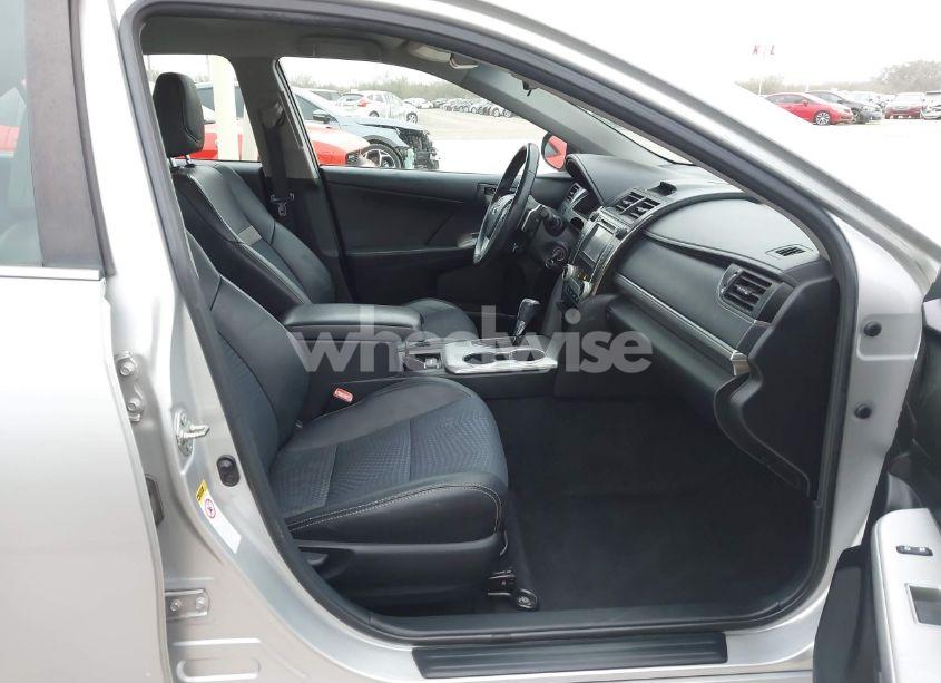 Photo 5 of 2014 Toyota Camry SE (VIN 4T1BF1FK7EU748472)