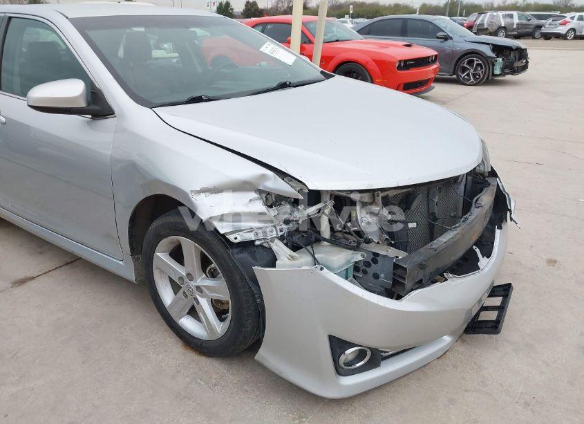 Photo 6 of 2014 Toyota Camry SE (VIN 4T1BF1FK7EU748472)