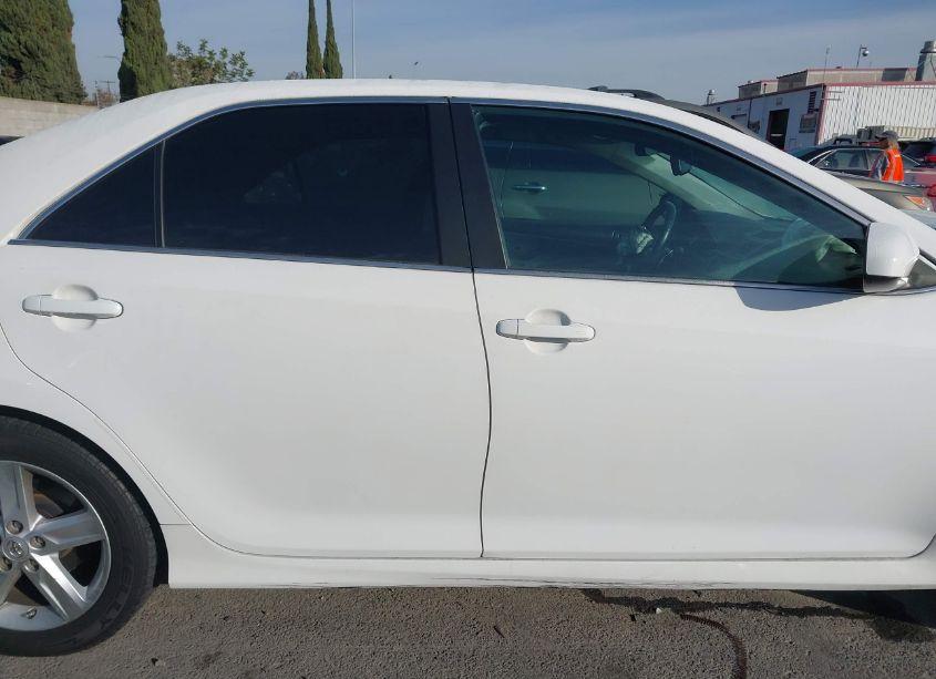 Photo 14 of 2014 Toyota Camry SE (VIN 4T1BF1FK7EU754451)