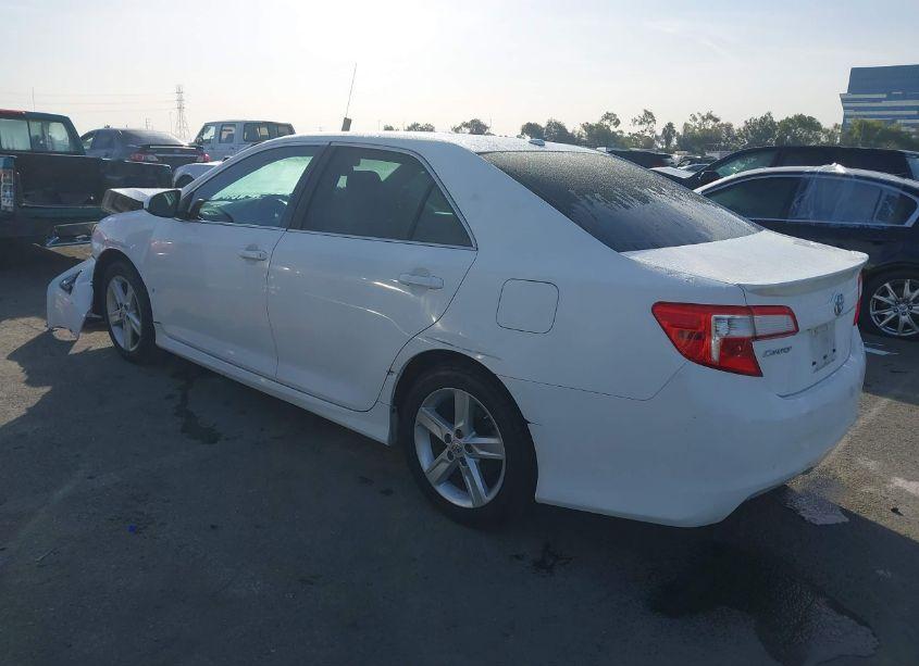 Photo 3 of 2014 Toyota Camry SE (VIN 4T1BF1FK7EU754451)