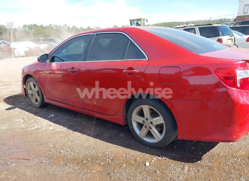 Photo 14 of 2014 Toyota Camry SE (VIN 4T1BF1FK7EU755406)