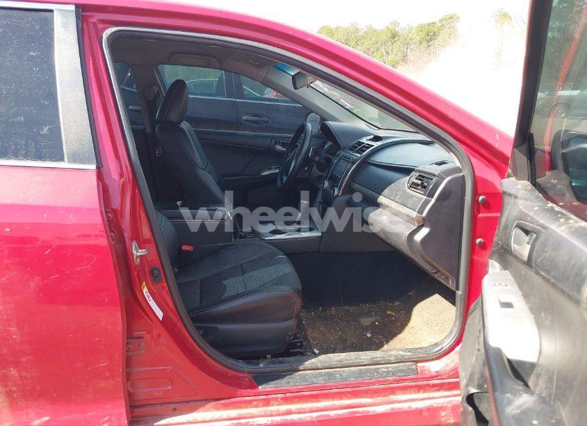 Photo 5 of 2014 Toyota Camry SE (VIN 4T1BF1FK7EU755406)