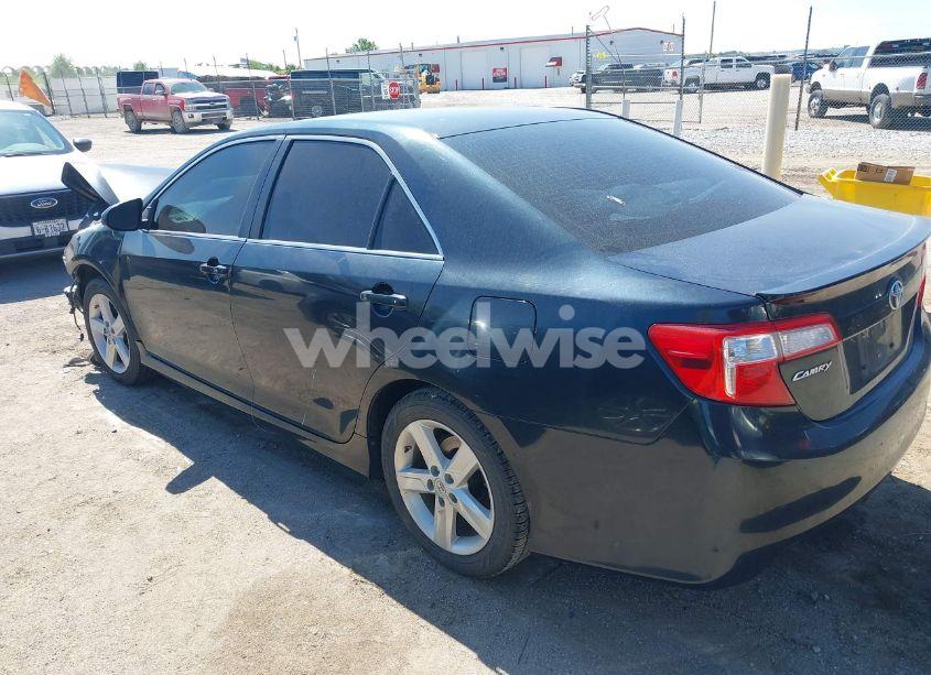 Photo 3 of 2014 Toyota Camry SE (VIN 4T1BF1FK7EU771332)