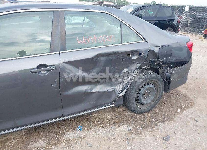 Photo 6 of 2014 Toyota Camry LE (VIN 4T1BF1FK7EU773422)