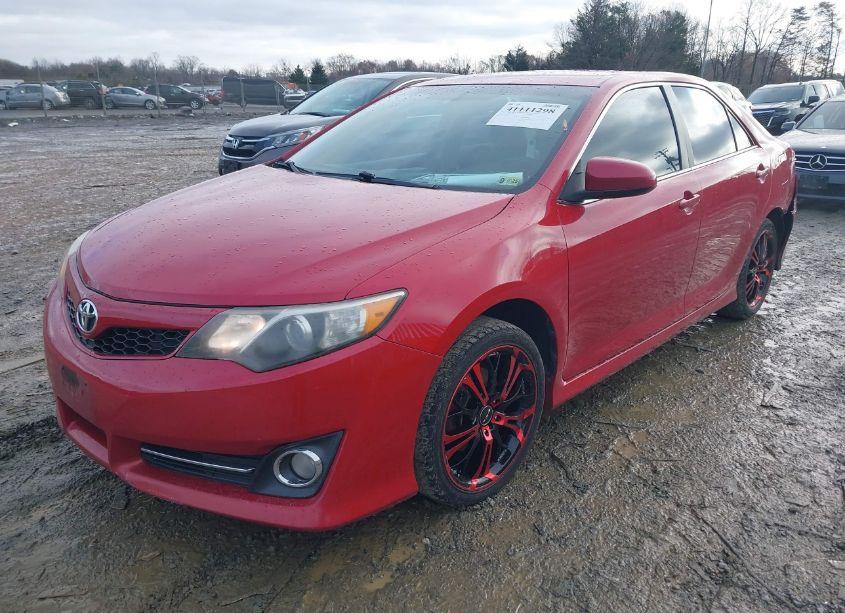 Photo 2 of 2014 Toyota Camry SE (VIN 4T1BF1FK7EU779415)