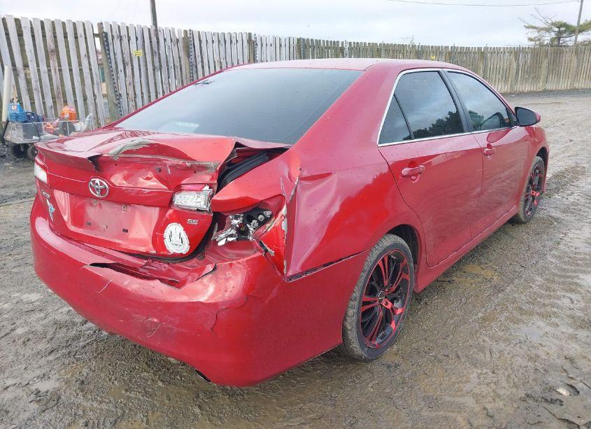 Photo 4 of 2014 Toyota Camry SE (VIN 4T1BF1FK7EU779415)