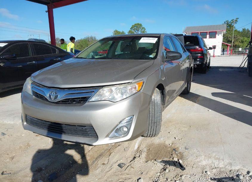Photo 2 of 2014 Toyota Camry XLE (VIN 4T1BF1FK7EU782864)