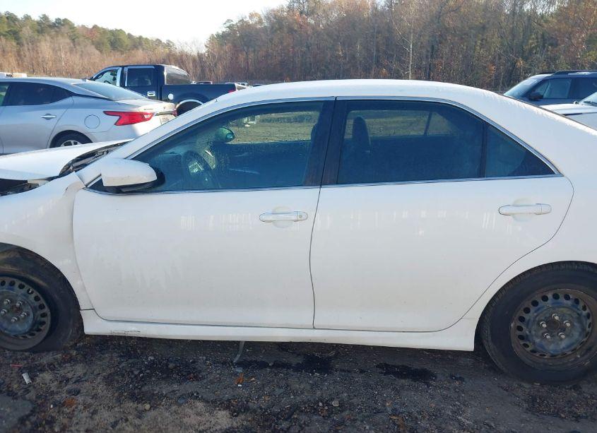 Photo 14 of 2014 Toyota Camry SE (VIN 4T1BF1FK7EU790902)