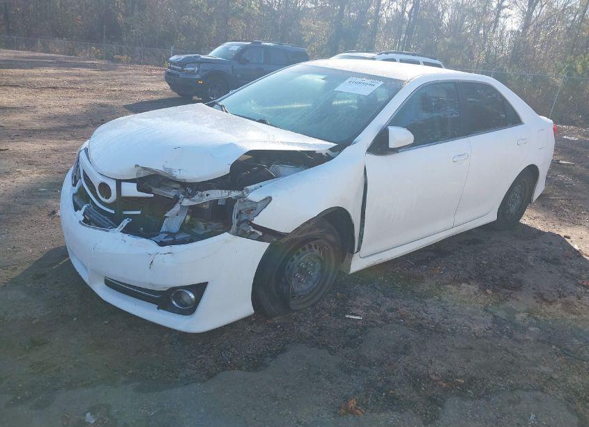 Photo 2 of 2014 Toyota Camry SE (VIN 4T1BF1FK7EU790902)