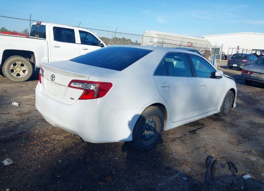 Photo 4 of 2014 Toyota Camry SE (VIN 4T1BF1FK7EU790902)