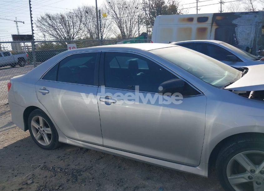 Photo 13 of 2014 Toyota Camry SE (VIN 4T1BF1FK7EU797154)