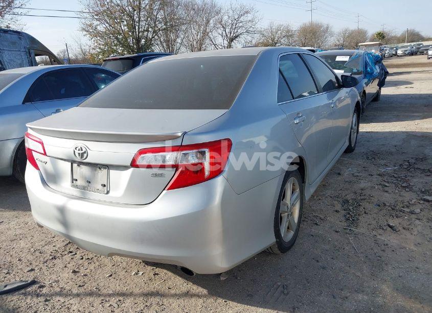 Photo 4 of 2014 Toyota Camry SE (VIN 4T1BF1FK7EU797154)