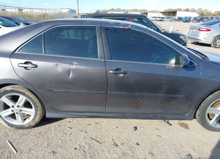 Photo 13 of 2014 Toyota Camry SE (VIN 4T1BF1FK7EU799020)