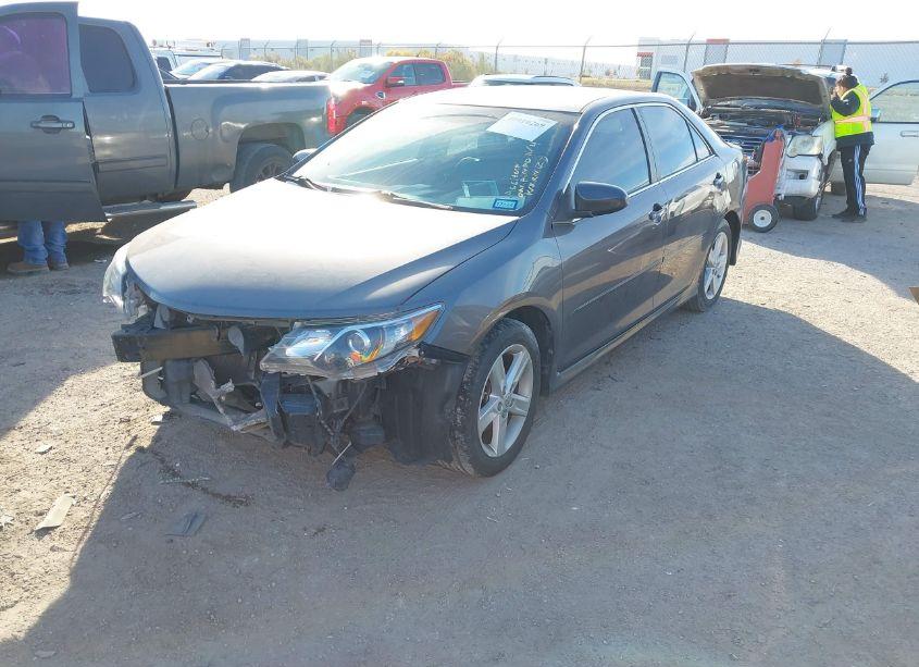 Photo 2 of 2014 Toyota Camry SE (VIN 4T1BF1FK7EU799020)