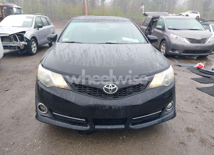 Photo 13 of 2014 Toyota Camry SE (VIN 4T1BF1FK7EU811778)
