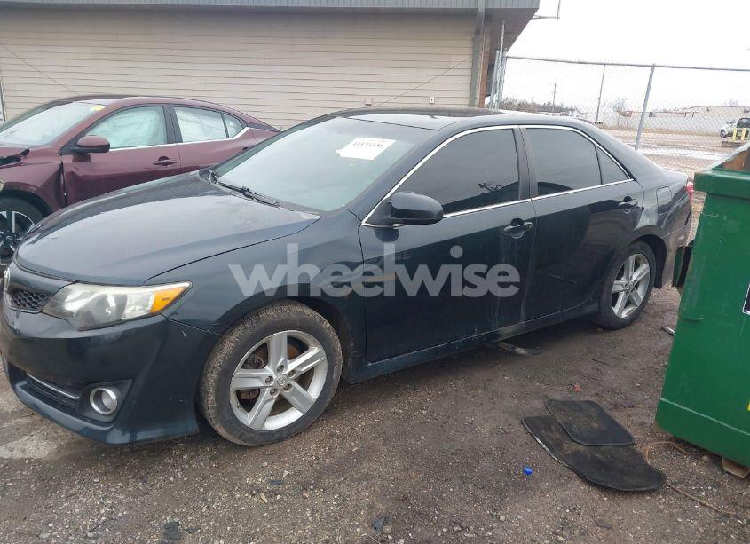 Photo 14 of 2014 Toyota Camry SE (VIN 4T1BF1FK7EU814809)