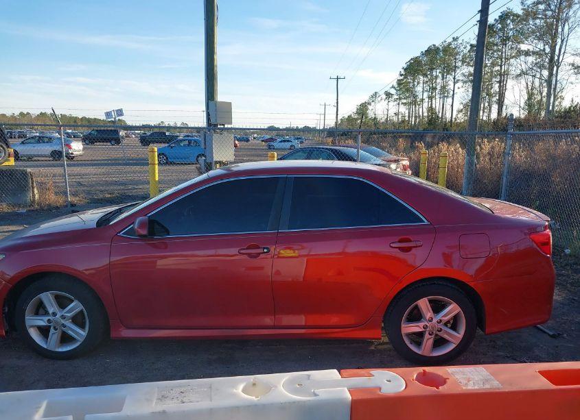 Photo 14 of 2014 Toyota Camry SE (VIN 4T1BF1FK7EU820190)