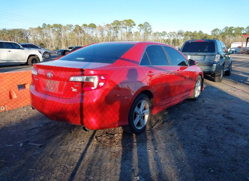 Photo 4 of 2014 Toyota Camry SE (VIN 4T1BF1FK7EU820190)