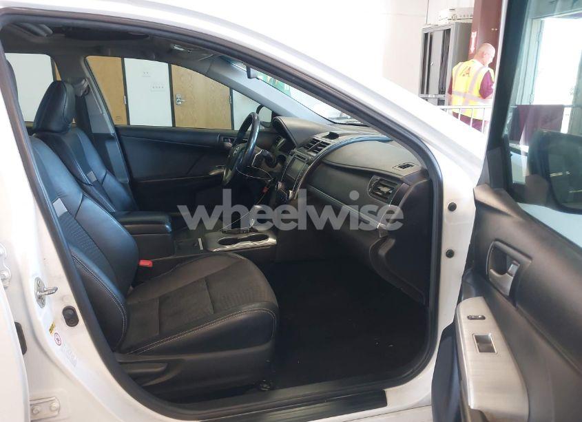 Photo 5 of 2014 Toyota Camry SE SPORT (VIN 4T1BF1FK7EU835594)