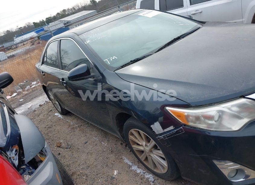 Photo 14 of 2014 Toyota Camry XLE (VIN 4T1BF1FK7EU845025)