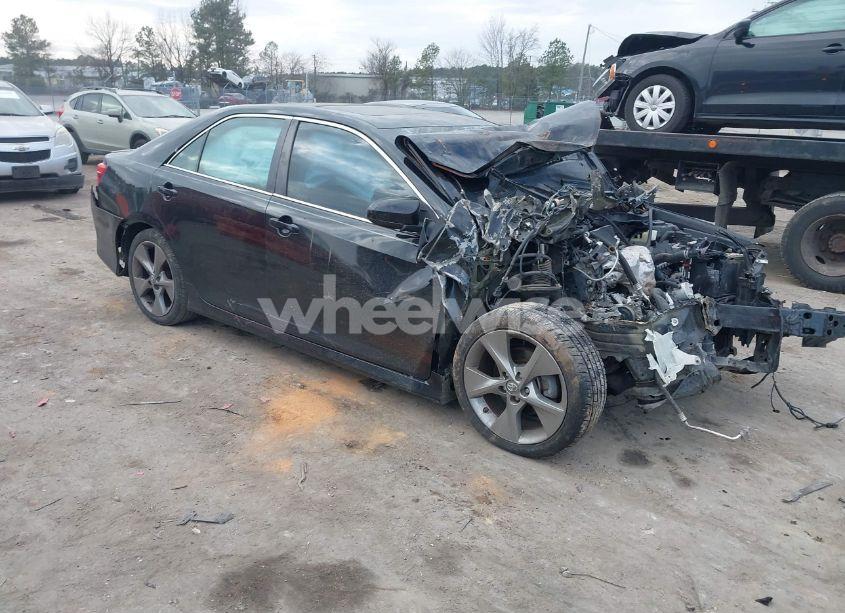 2014 Toyota Camry SE SPORT (VIN 4T1BF1FK7EU850239) main photo