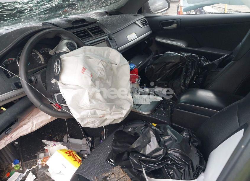 Photo 5 of 2014 Toyota Camry SE SPORT (VIN 4T1BF1FK7EU850239)