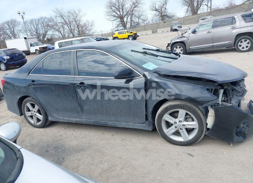 Photo 14 of 2014 Toyota Camry SE (VIN 4T1BF1FK7EU857918)