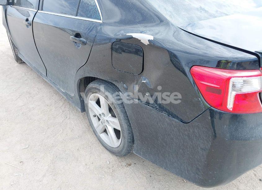 Photo 18 of 2014 Toyota Camry SE (VIN 4T1BF1FK7EU857918)