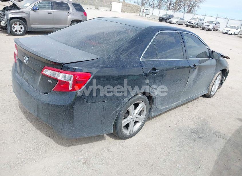 Photo 4 of 2014 Toyota Camry SE (VIN 4T1BF1FK7EU857918)