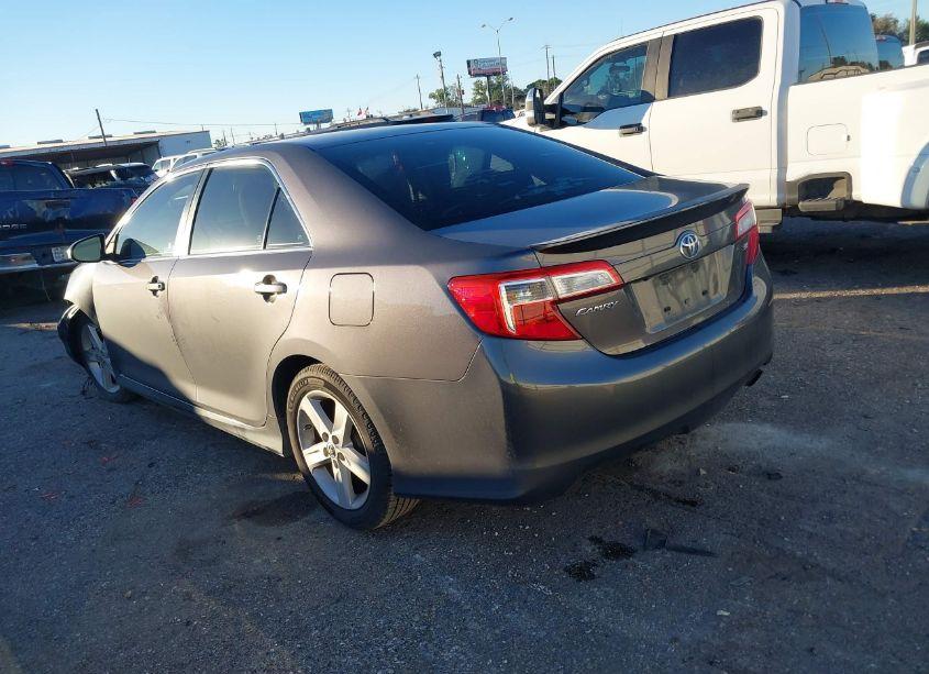 Photo 3 of 2014 Toyota Camry SE (VIN 4T1BF1FK7EU869132)