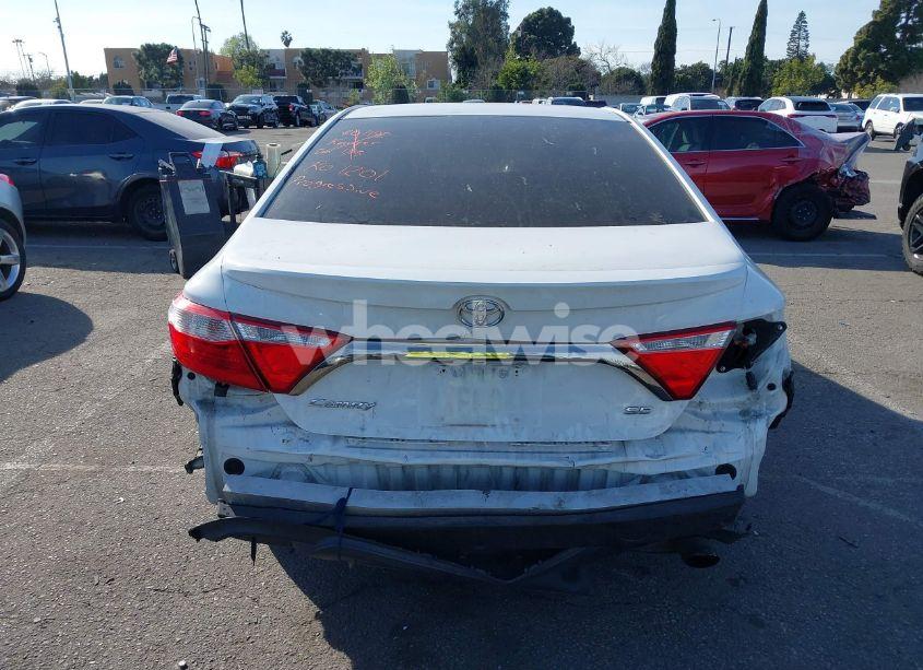 Photo 16 of 2015 Toyota Camry SE (VIN 4T1BF1FK7FU004758)