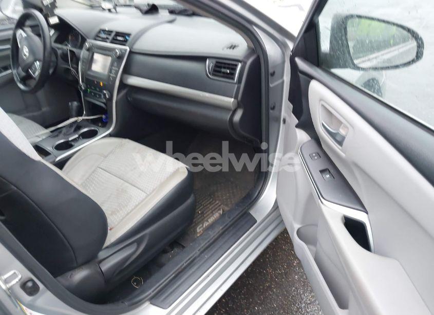 Photo 5 of 2015 Toyota Camry SE (VIN 4T1BF1FK7FU010317)