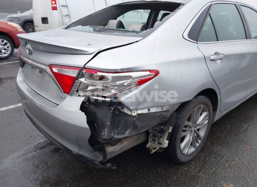 Photo 6 of 2015 Toyota Camry SE (VIN 4T1BF1FK7FU010317)