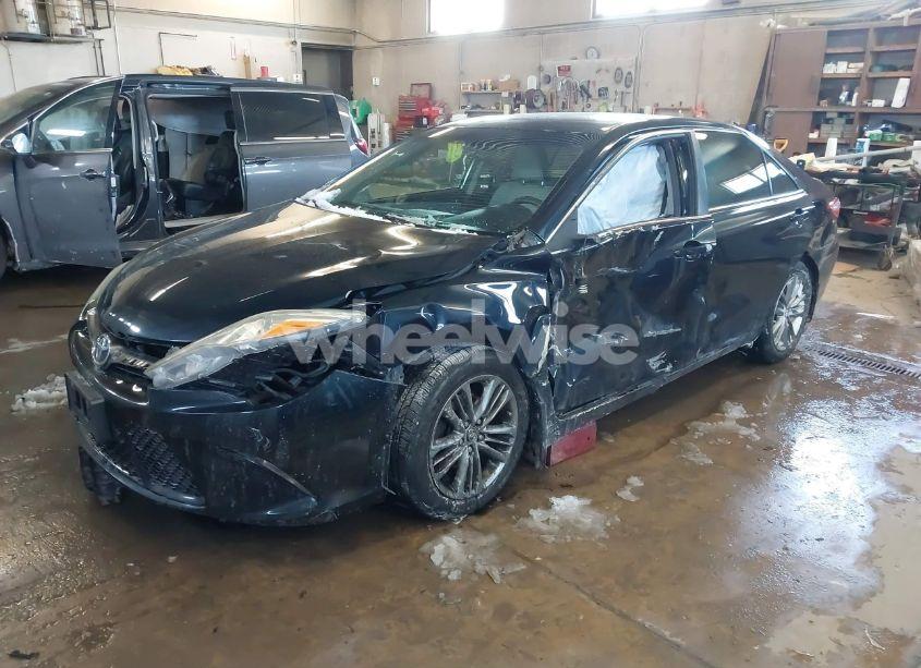 Photo 2 of 2015 Toyota Camry SE (VIN 4T1BF1FK7FU013072)