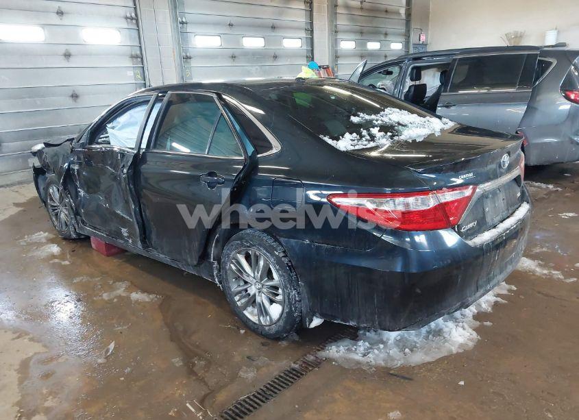 Photo 3 of 2015 Toyota Camry SE (VIN 4T1BF1FK7FU013072)