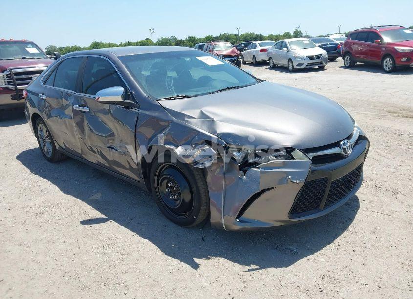 2015 Toyota Camry SE (VIN 4T1BF1FK7FU020846) main photo
