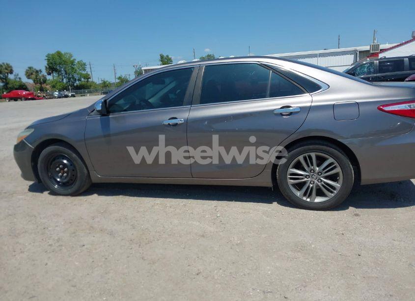 Photo 15 of 2015 Toyota Camry SE (VIN 4T1BF1FK7FU020846)