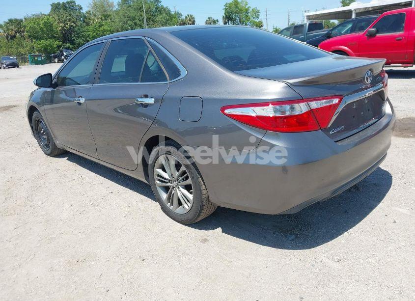 Photo 3 of 2015 Toyota Camry SE (VIN 4T1BF1FK7FU020846)