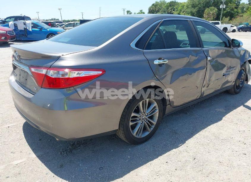 Photo 4 of 2015 Toyota Camry SE (VIN 4T1BF1FK7FU020846)