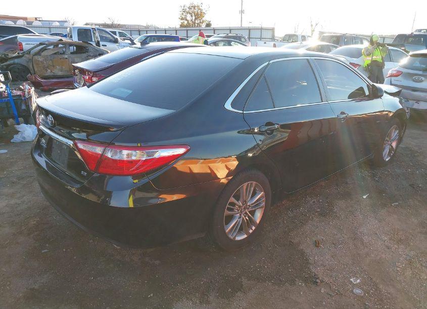 Photo 4 of 2015 Toyota Camry SE (VIN 4T1BF1FK7FU025917)