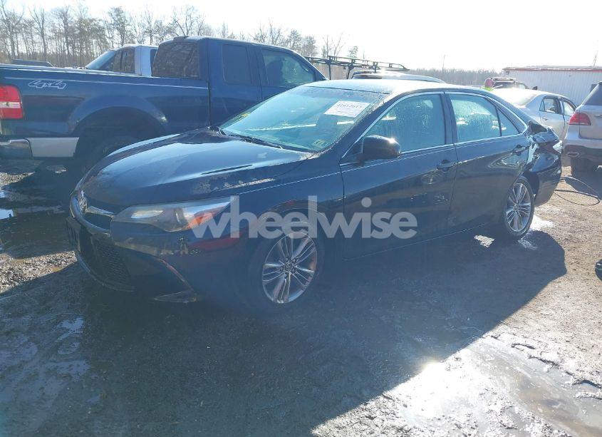 Photo 2 of 2015 Toyota Camry SE (VIN 4T1BF1FK7FU026226)