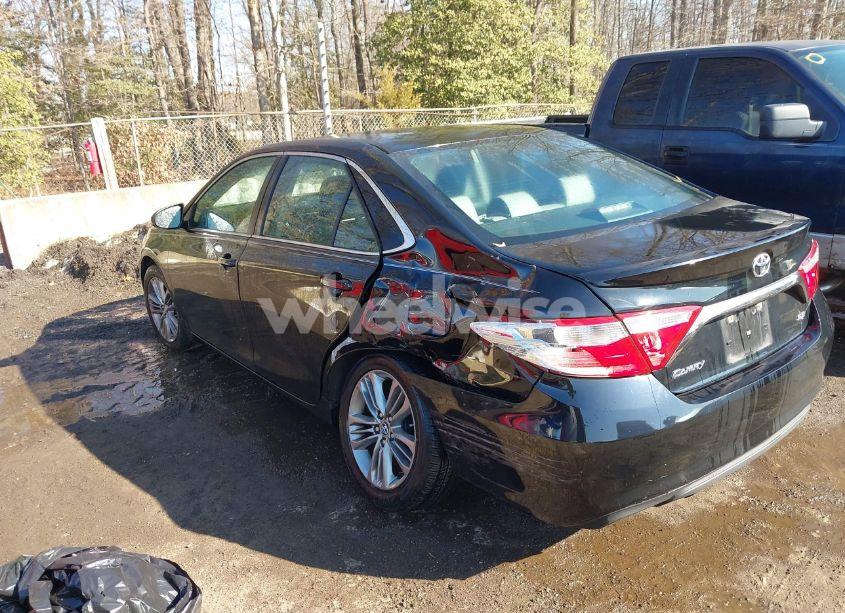 Photo 3 of 2015 Toyota Camry SE (VIN 4T1BF1FK7FU026226)