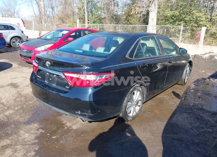 Photo 4 of 2015 Toyota Camry SE (VIN 4T1BF1FK7FU026226)