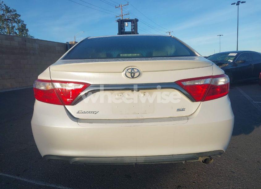 Photo 17 of 2015 Toyota Camry SE (VIN 4T1BF1FK7FU026243)