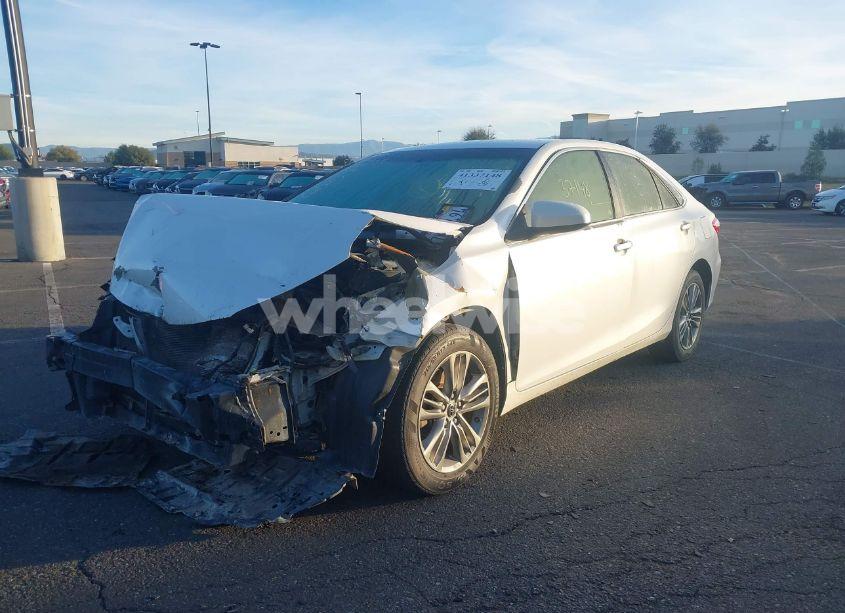 Photo 2 of 2015 Toyota Camry SE (VIN 4T1BF1FK7FU026243)