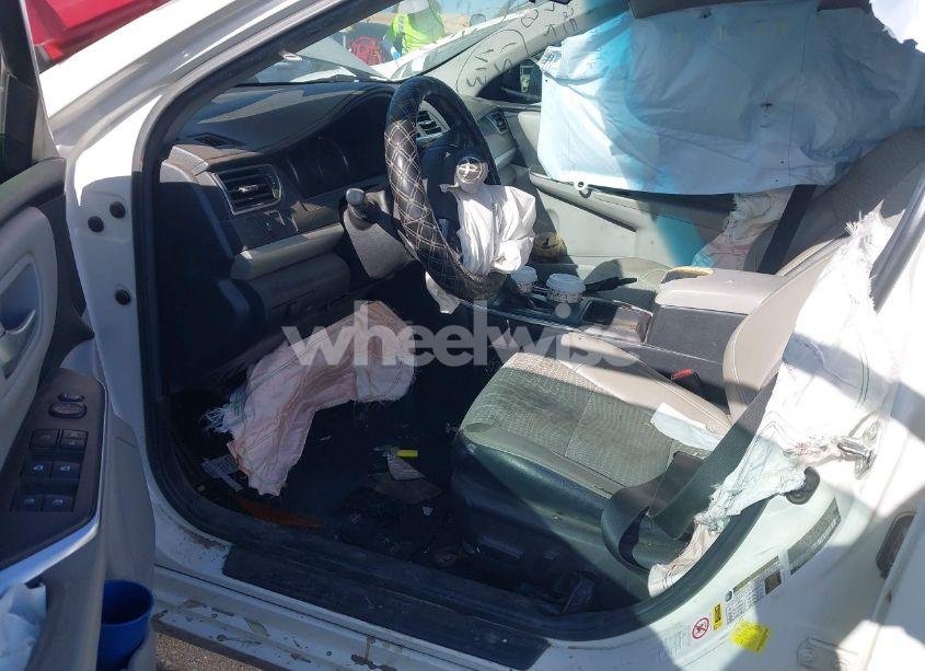 Photo 5 of 2015 Toyota Camry SE (VIN 4T1BF1FK7FU026243)